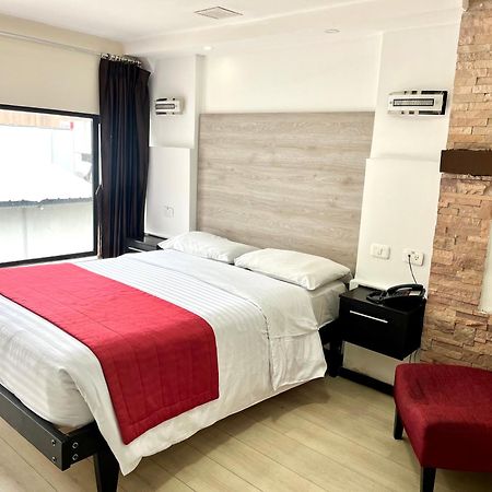 Hotel Imperial Амбато Экстерьер фото