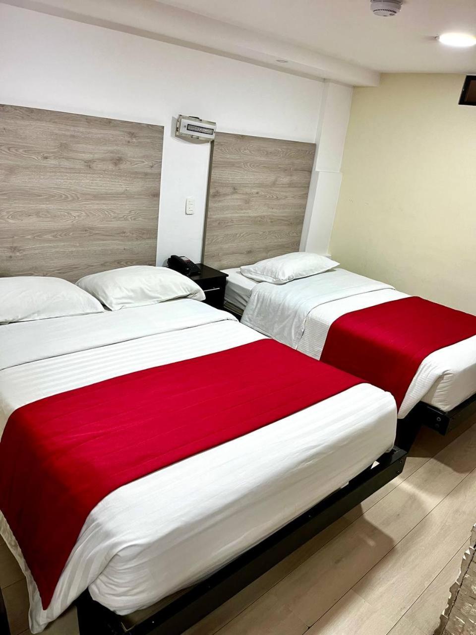 Hotel Imperial Амбато Экстерьер фото