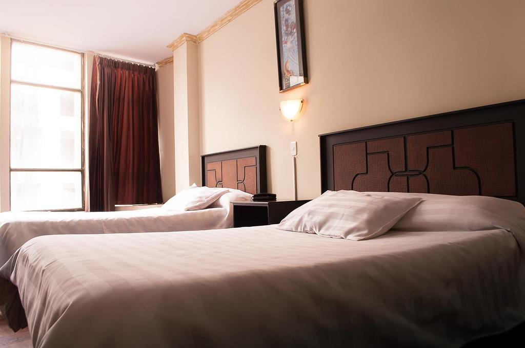 Hotel Imperial Амбато Экстерьер фото