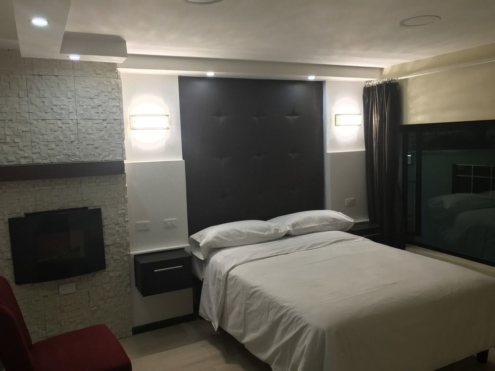 Hotel Imperial Амбато Экстерьер фото