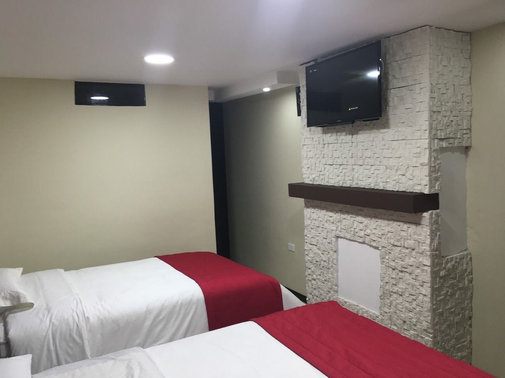 Hotel Imperial Амбато Экстерьер фото